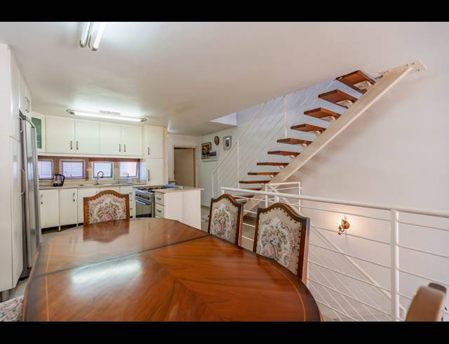 4 BEDROOM DUPLEX FOR SALE IN RESERVOIR HILLS